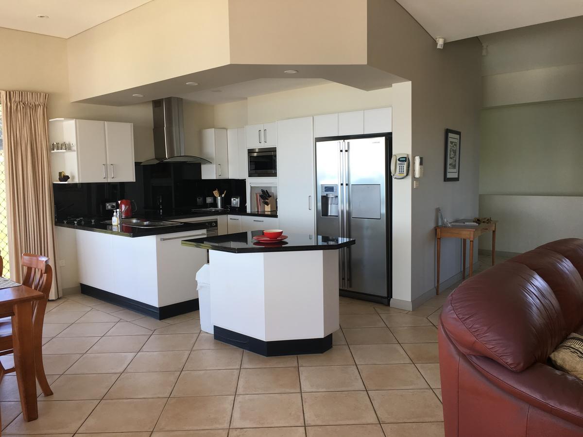 Oceanscape Luxury Beachfront Villas Scotts Head Eksteriør billede